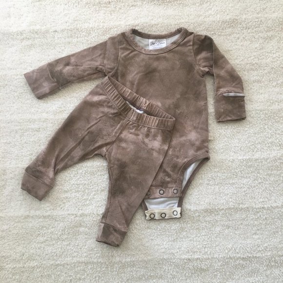 Jax & Lennon 2-piece pants and long sleeve body suit set - Picture 1 of 3